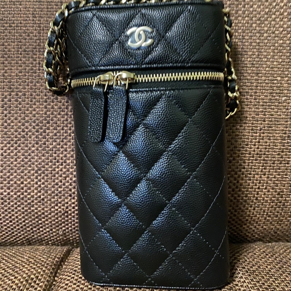 Chanel 21P vanity phone holder Caviar Leather